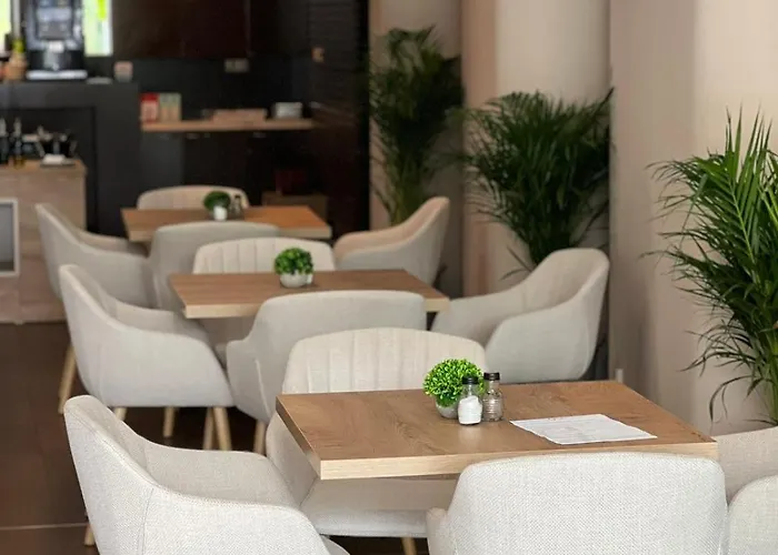 Palace By Hmg Hotel 4*