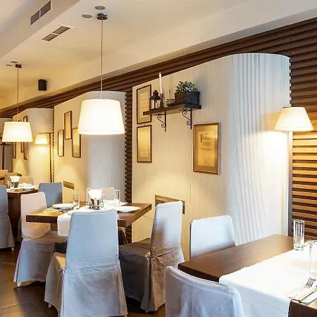 Palace By Hmg Hotell