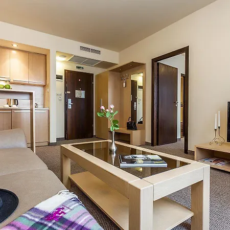 Palace By Hmg Hotell 4*